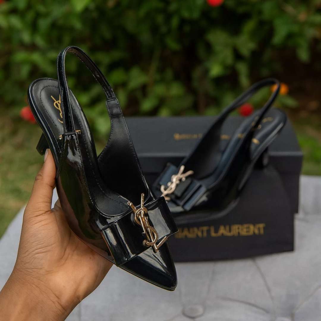 Elegant Black Kitten Heel Shoes For Women – 2.5 Inch Heels With Gold Buckle And Elastic Band Closure For Stylish Comfort And Perfect Fit